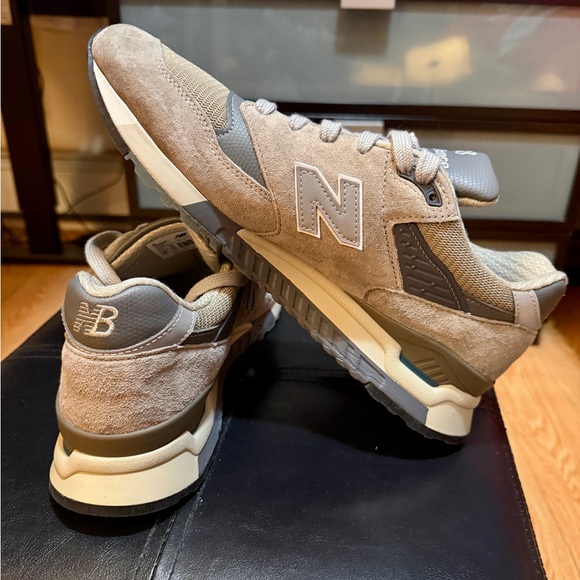 New Balance Men\'s Athletic Shoes - Gray and Tan
